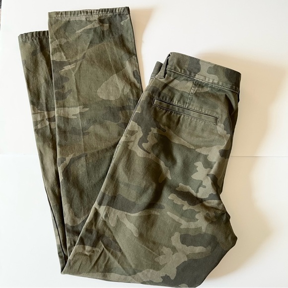 Old Navy Camo Khaki Pant - Picture 2 of 5